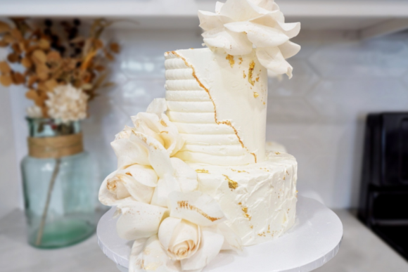Download How to Decorate an Elegant Two-Tier Cake - Decorate Collection